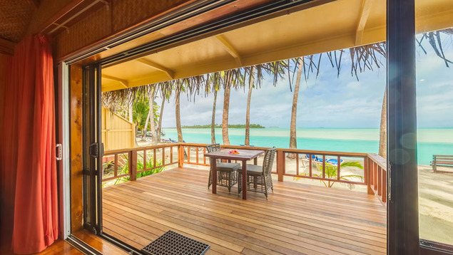 Deluxe Beachfront Bungalow Deluxe Beachfront Bungalow