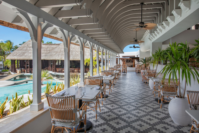 Restaurant & Bar