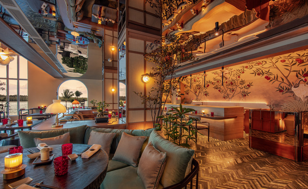 Restaurant & Bar