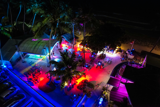 Blue Octopus und Café des Arts